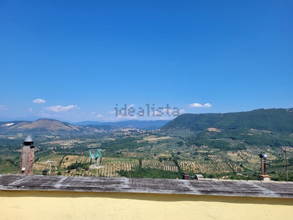 casa semindipendente in vendita a Montorio Romano