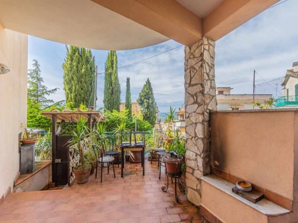 casa indipendente in vendita a Montorio Romano