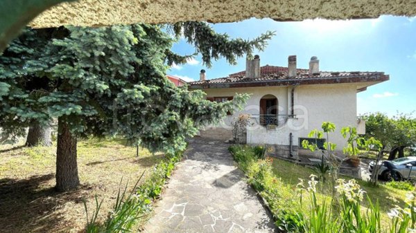 casa indipendente in vendita a Montorio Romano