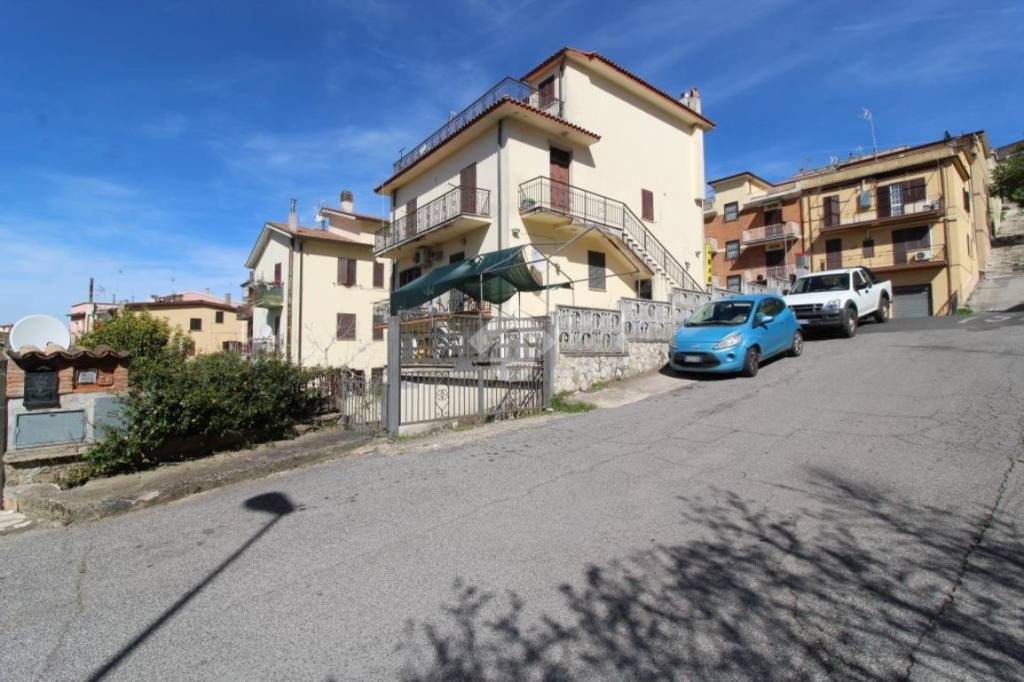 appartamento in vendita a Montorio Romano