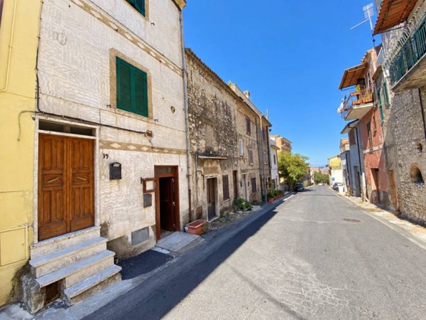 appartamento in vendita a Montorio Romano