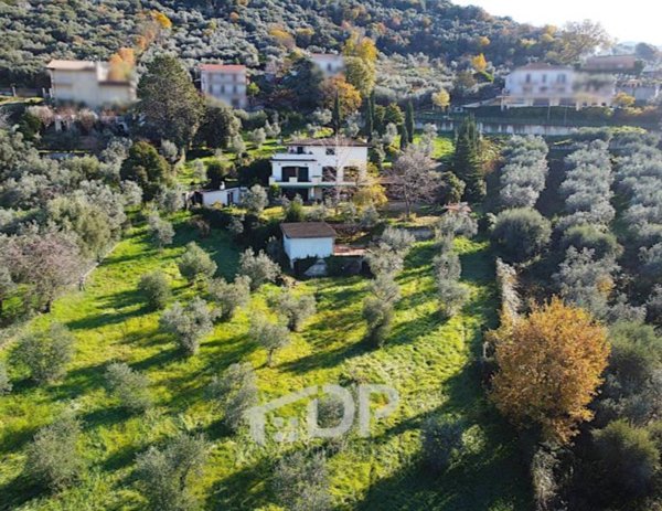 casa indipendente in vendita a Moricone