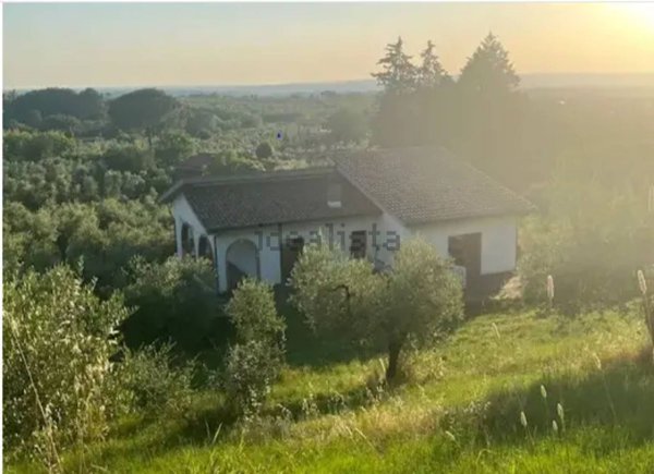 casa indipendente in vendita a Moricone