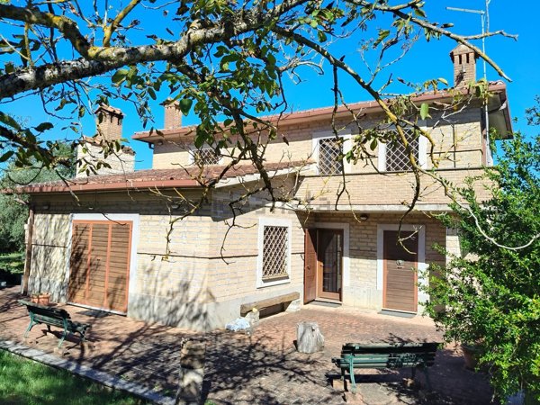 casa indipendente in vendita a Moricone