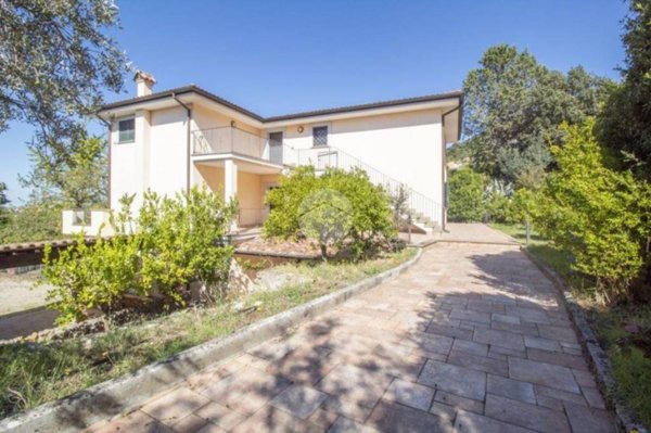 casa indipendente in vendita a Moricone