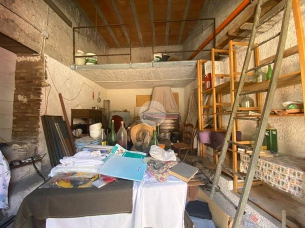 locale di sgombero in vendita a Moricone