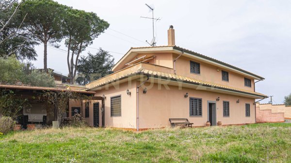 casa indipendente in vendita a Morlupo