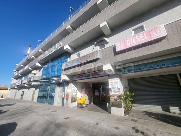 negozio in vendita a Morlupo