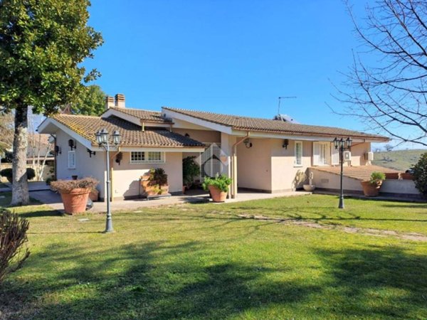casa indipendente in vendita a Morlupo