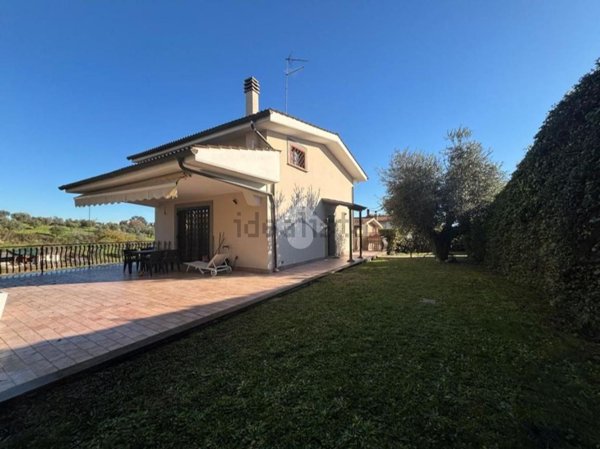 casa indipendente in vendita a Morlupo