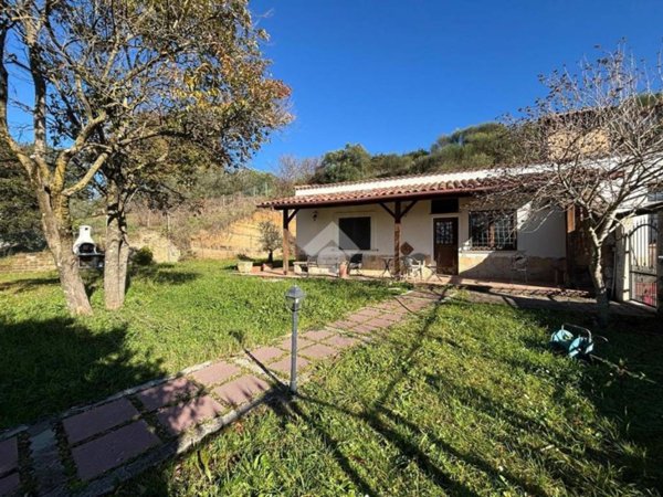 casa indipendente in vendita a Morlupo