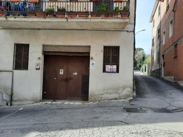 locale di sgombero in vendita a Morlupo