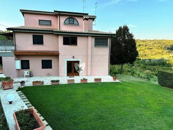 casa indipendente in vendita a Morlupo
