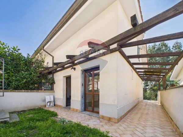 casa indipendente in vendita a Morlupo