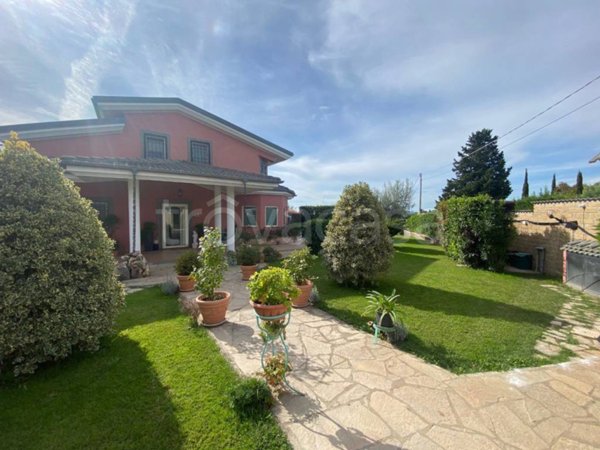 casa indipendente in vendita a Morlupo