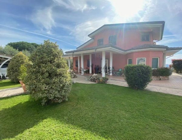 casa indipendente in vendita a Morlupo