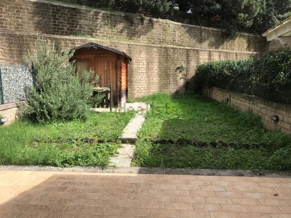casa indipendente in vendita a Morlupo