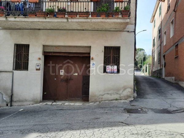 locale di sgombero in vendita a Morlupo