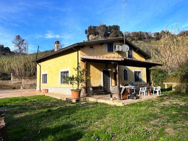 casa indipendente in vendita a Morlupo