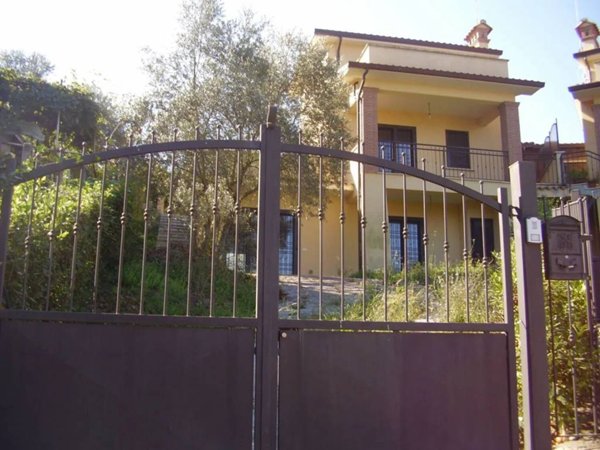 casa indipendente in vendita a Morlupo
