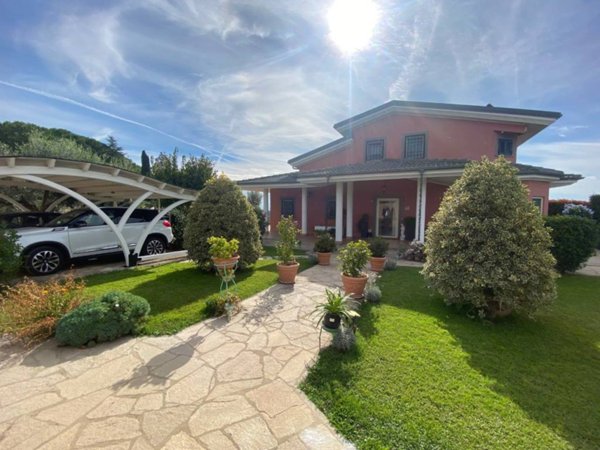 casa indipendente in vendita a Morlupo