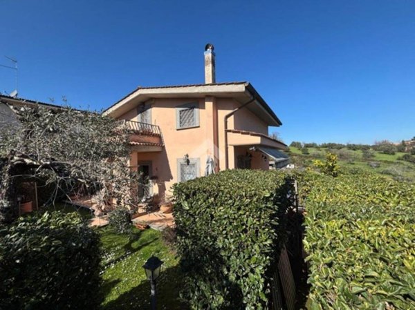 casa indipendente in vendita a Morlupo