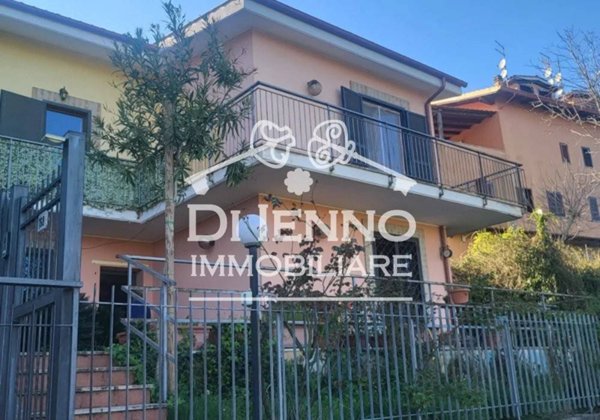 casa indipendente in vendita a Morlupo