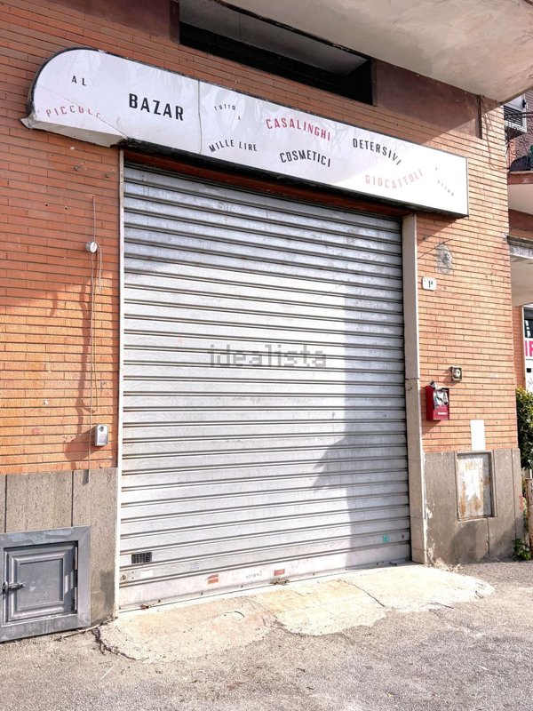 locale commerciale in vendita a Morlupo