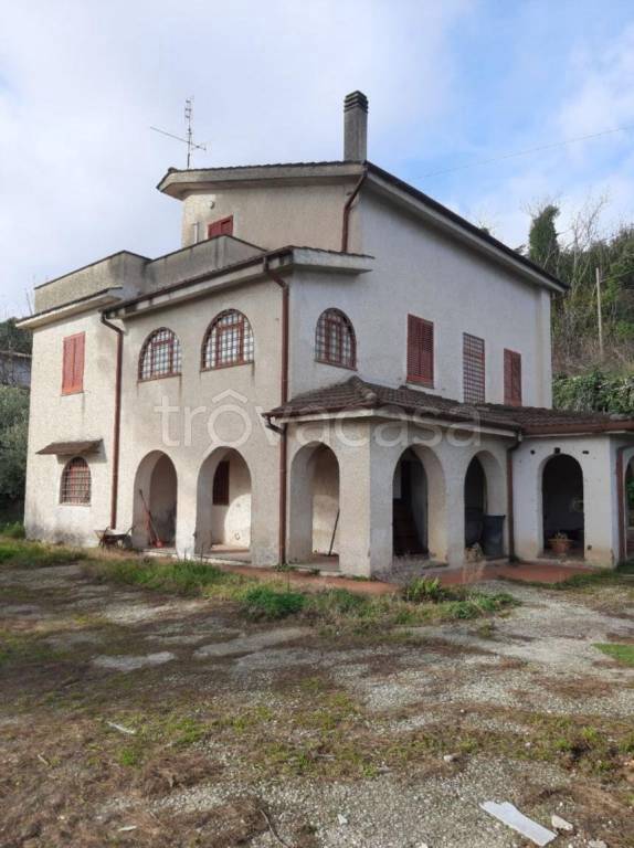 casa indipendente in vendita a Morlupo