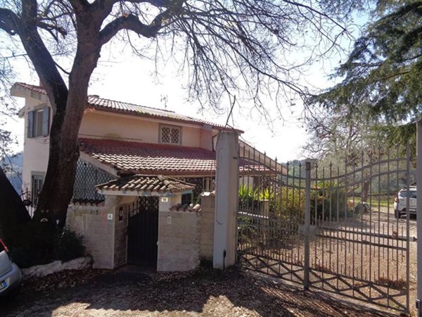 casa indipendente in vendita a Morlupo