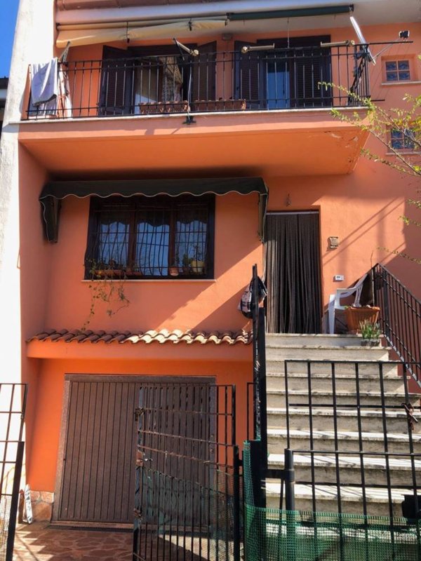 casa indipendente in vendita a Morlupo