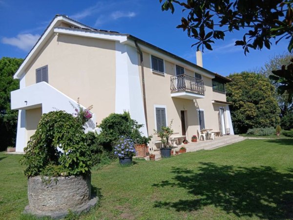 casa indipendente in vendita a Morlupo