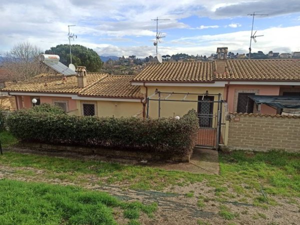 casa indipendente in vendita a Morlupo