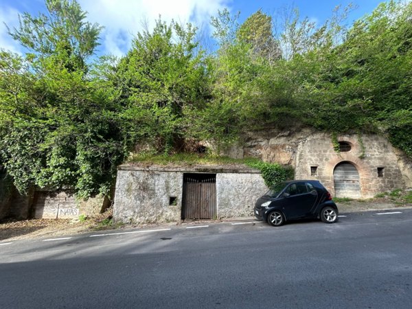 locale di sgombero in vendita a Morlupo