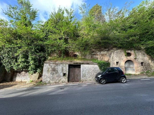 locale di sgombero in vendita a Morlupo