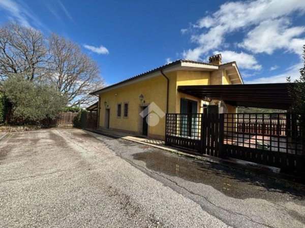 casa indipendente in vendita a Morlupo