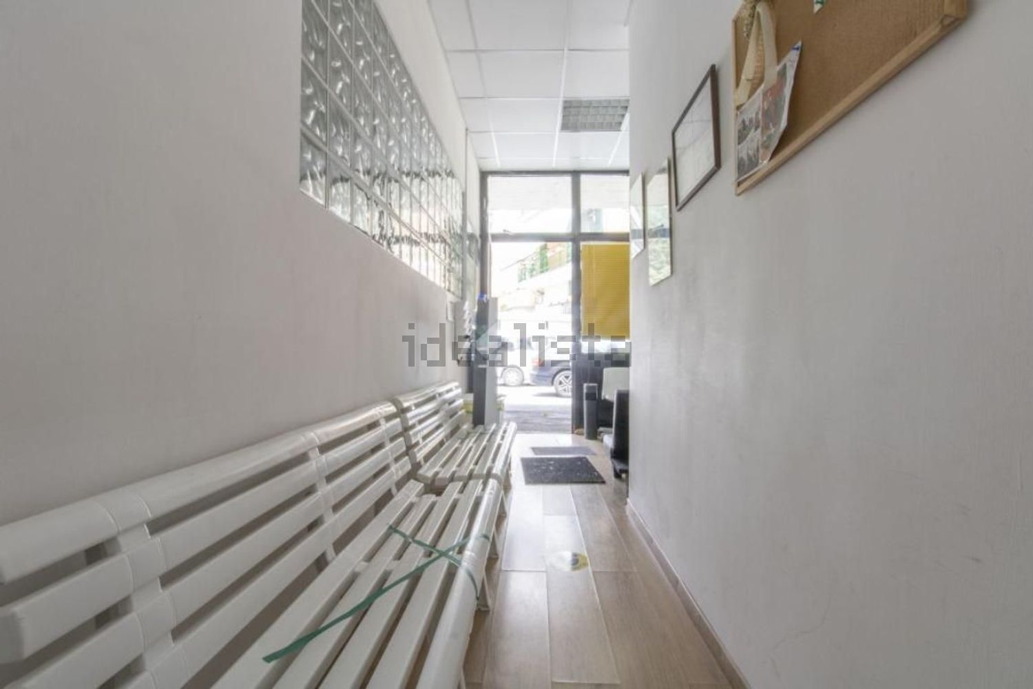 locale commerciale in vendita a Morlupo