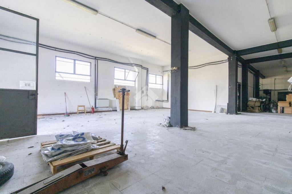 negozio in vendita a Morlupo