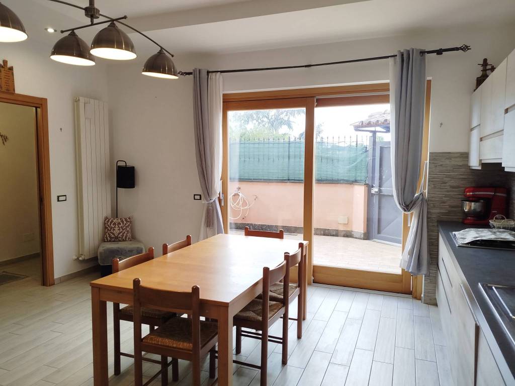 casa indipendente in vendita a Morlupo