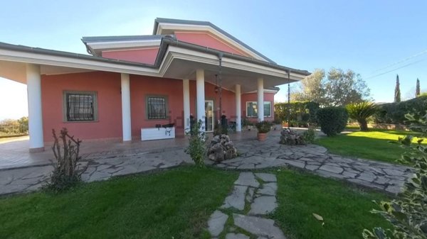 casa indipendente in vendita a Morlupo