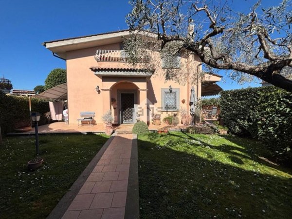 casa indipendente in vendita a Morlupo