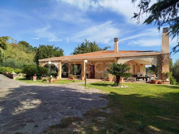 casa indipendente in vendita a Morlupo