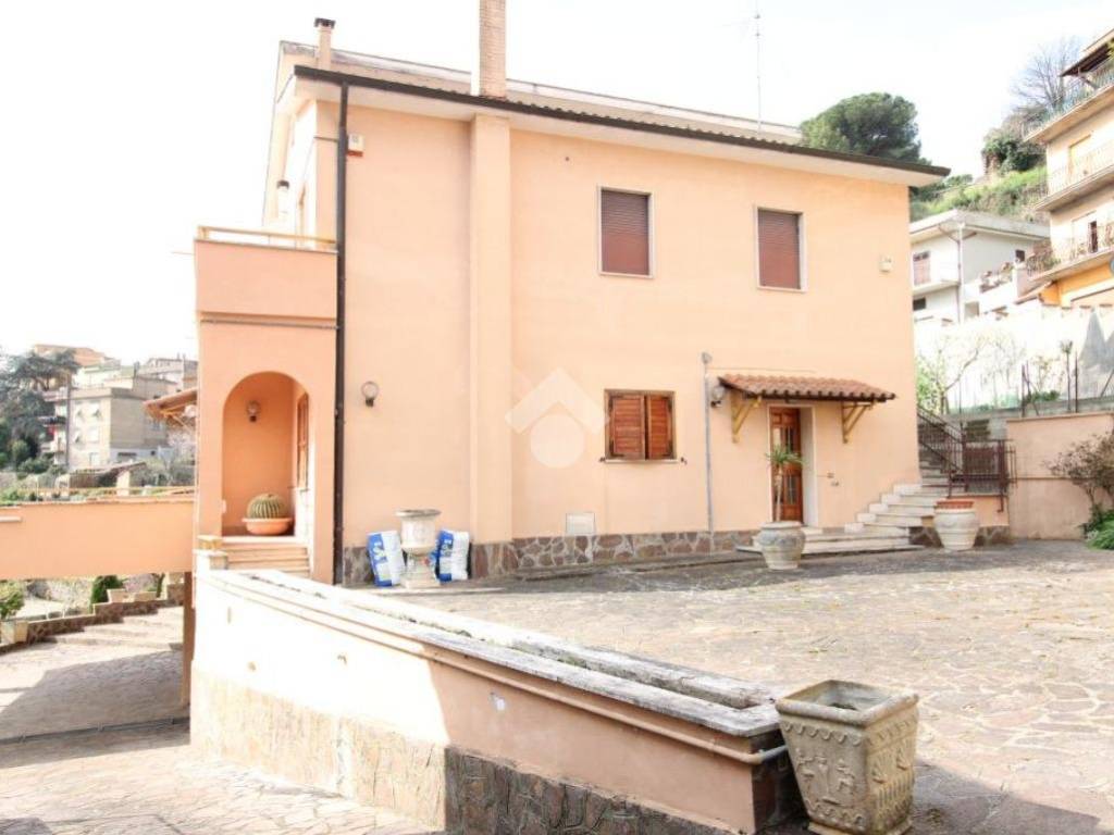 casa indipendente in vendita a Morlupo