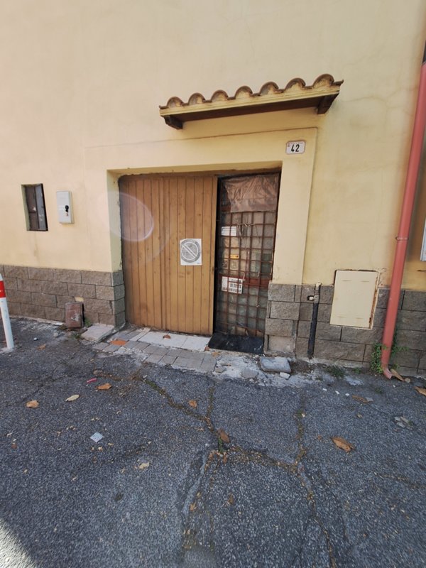 locale di sgombero in vendita a Morlupo