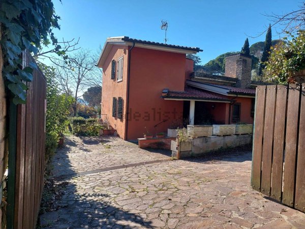 casa indipendente in vendita a Morlupo