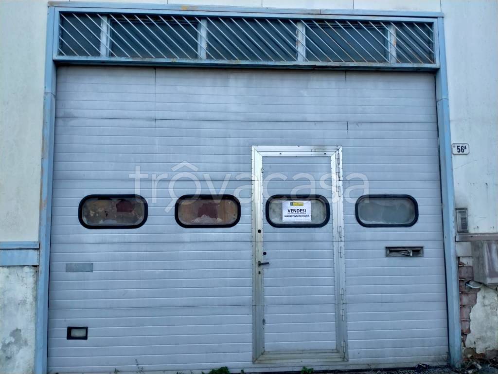 locale commerciale in vendita a Morlupo