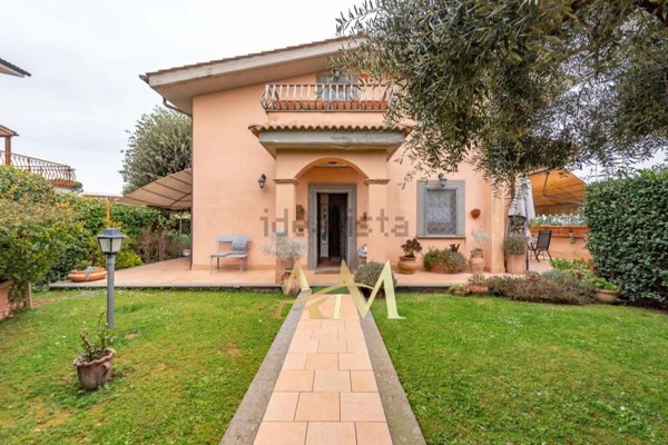 casa indipendente in vendita a Morlupo