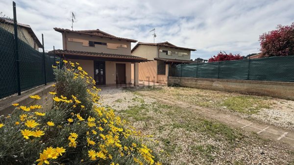 casa indipendente in vendita a Morlupo