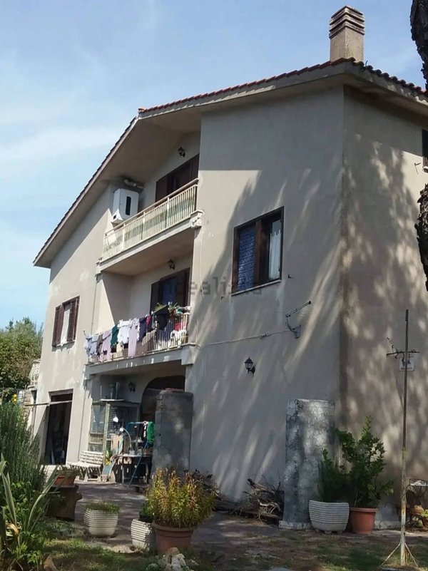 casa indipendente in vendita a Morlupo