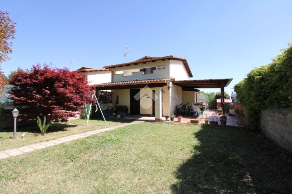 casa indipendente in vendita a Morlupo
